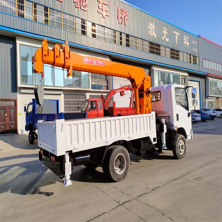 赤城县三轮随车吊定制 农用改装机自备吊中瑞长期出售